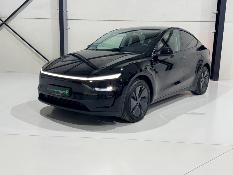 Tesla Model Y Model Y 83.1 kWh Long Range AWD — photo 4