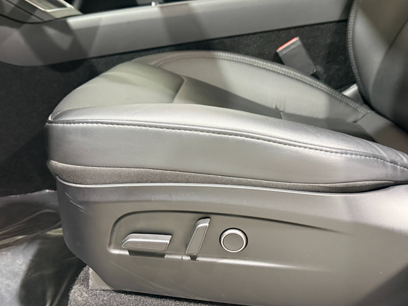 Tesla Model Y Model Y 83.1 kWh Long Range AWD — photo 6