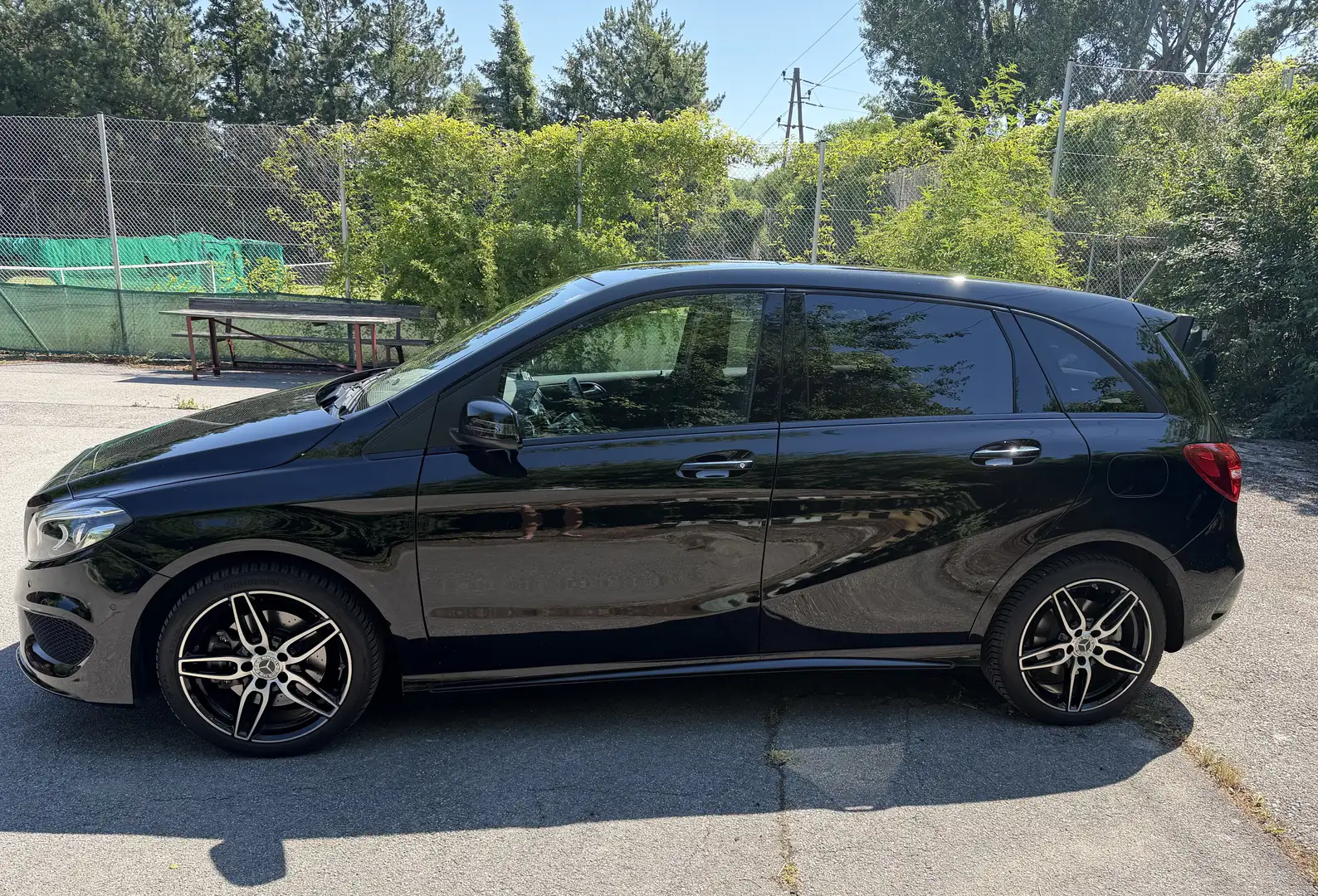 Mercedes-Benz B 220 4MATIC Aut. - 2