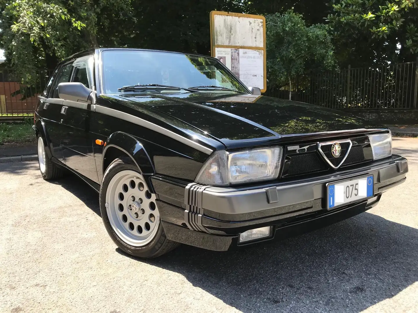 Alfa Romeo 75 75 3.0 V6 cat. Noir - 1