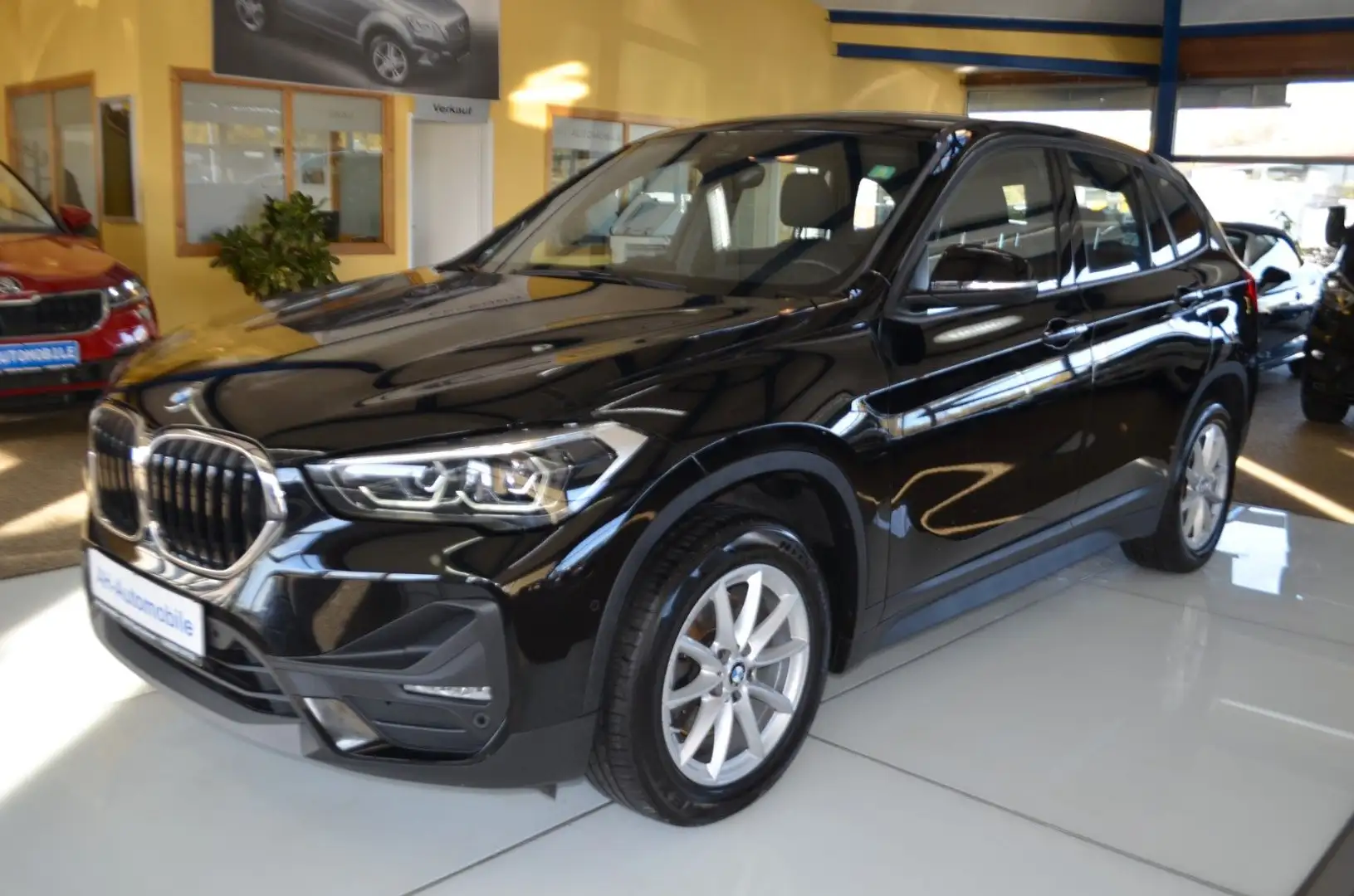 BMW X1 xDrive 18 d Advantage AUTOMATIK / XENON / PDC Schwarz - 1