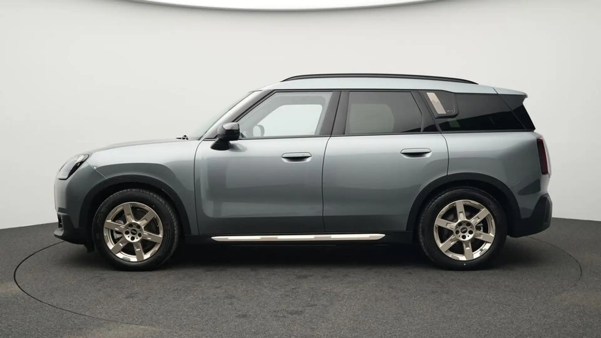 MINI Countryman SE All4 Favoured Trim Vert - 2