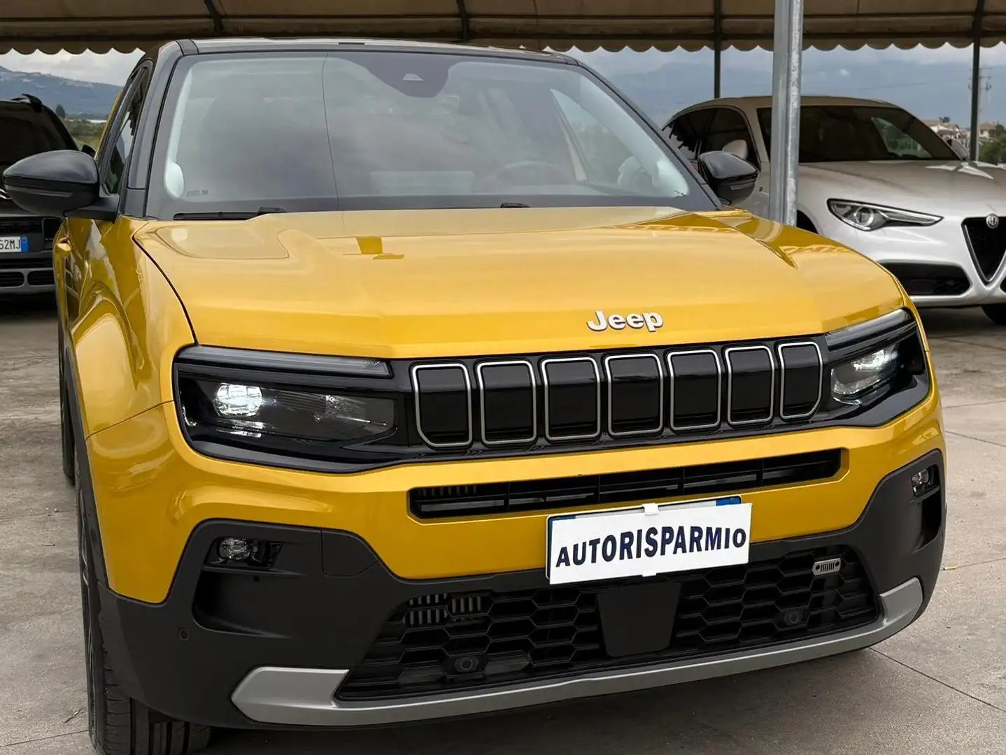 Jeep Avenger Avenger 1.2 turbo Summit 100cv Oro - 1