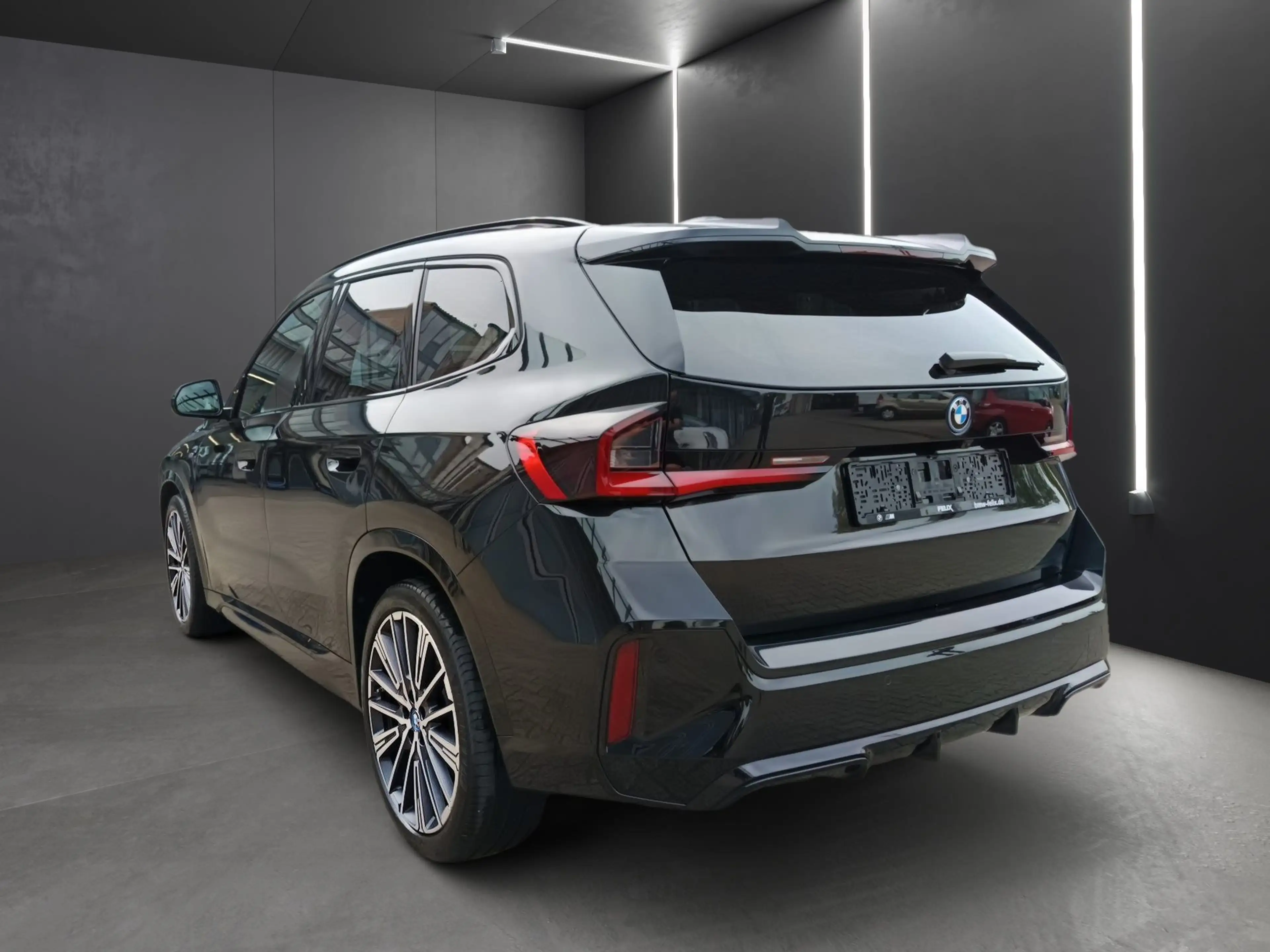 BMW iX1 xDrive30 M SPORTPAKET PRO+HEAD UP+ANH.KUPPLUNG — photo 6