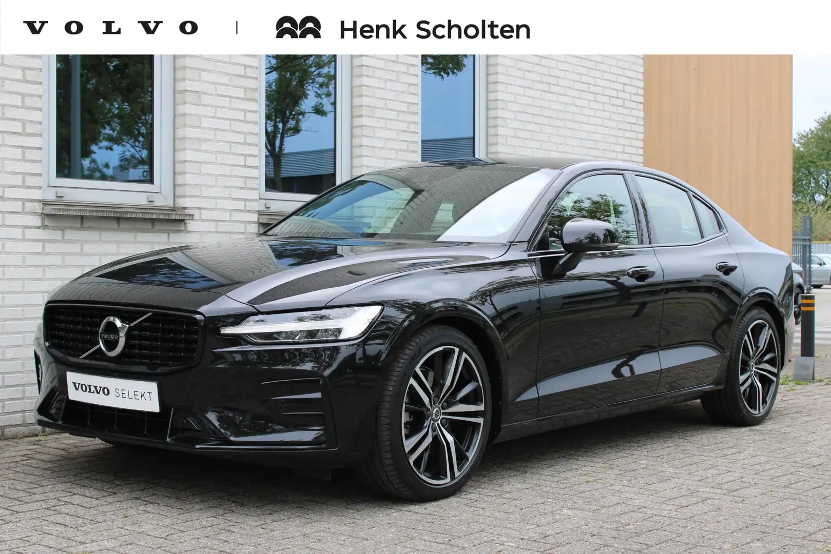 Volvo S60 B3 Mild Hybrid R-Design | Harman Kardon audio | Ve Noir - 1