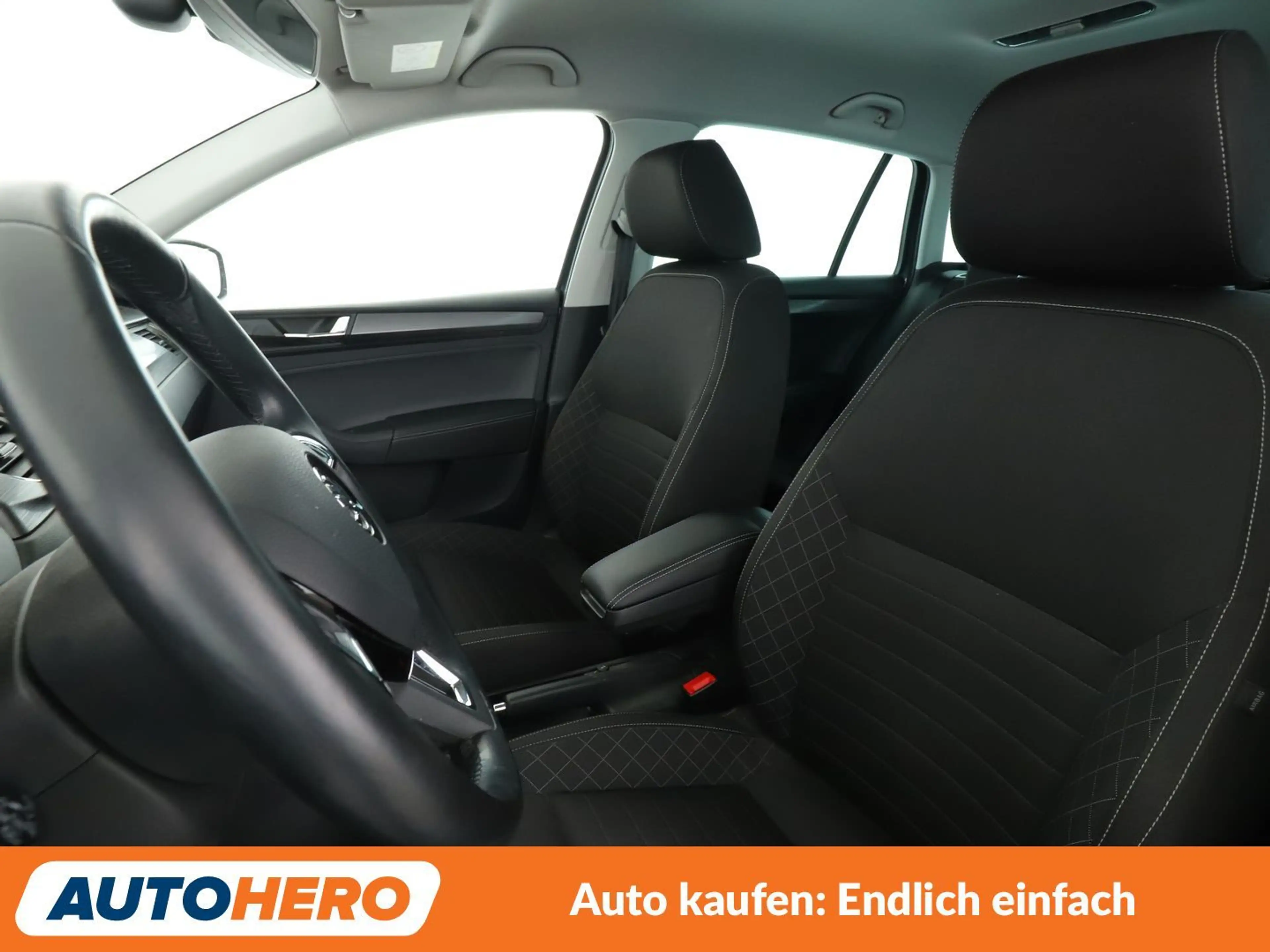 Skoda Rapid/Spaceback 1.0 TSI Style*NAVI*TEMPO*CAM*SHZ*PDC* — photo 10