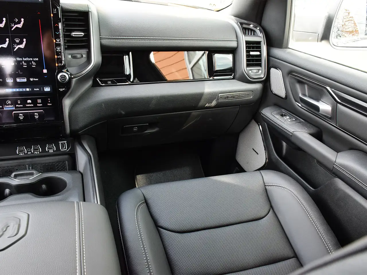 RAM 1500 снимка RAM 1500