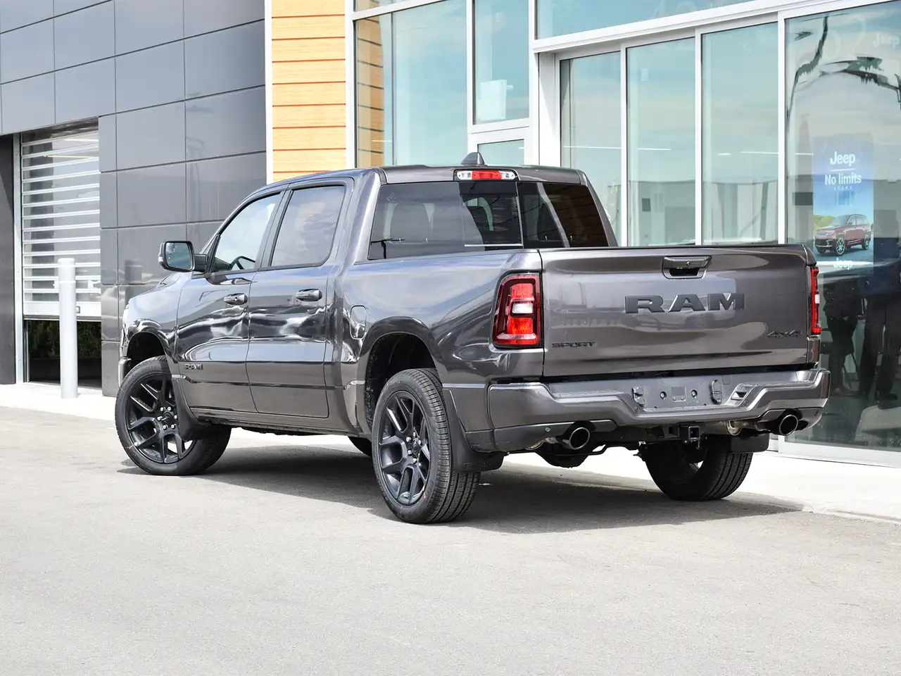 RAM 1500 снимка RAM 1500