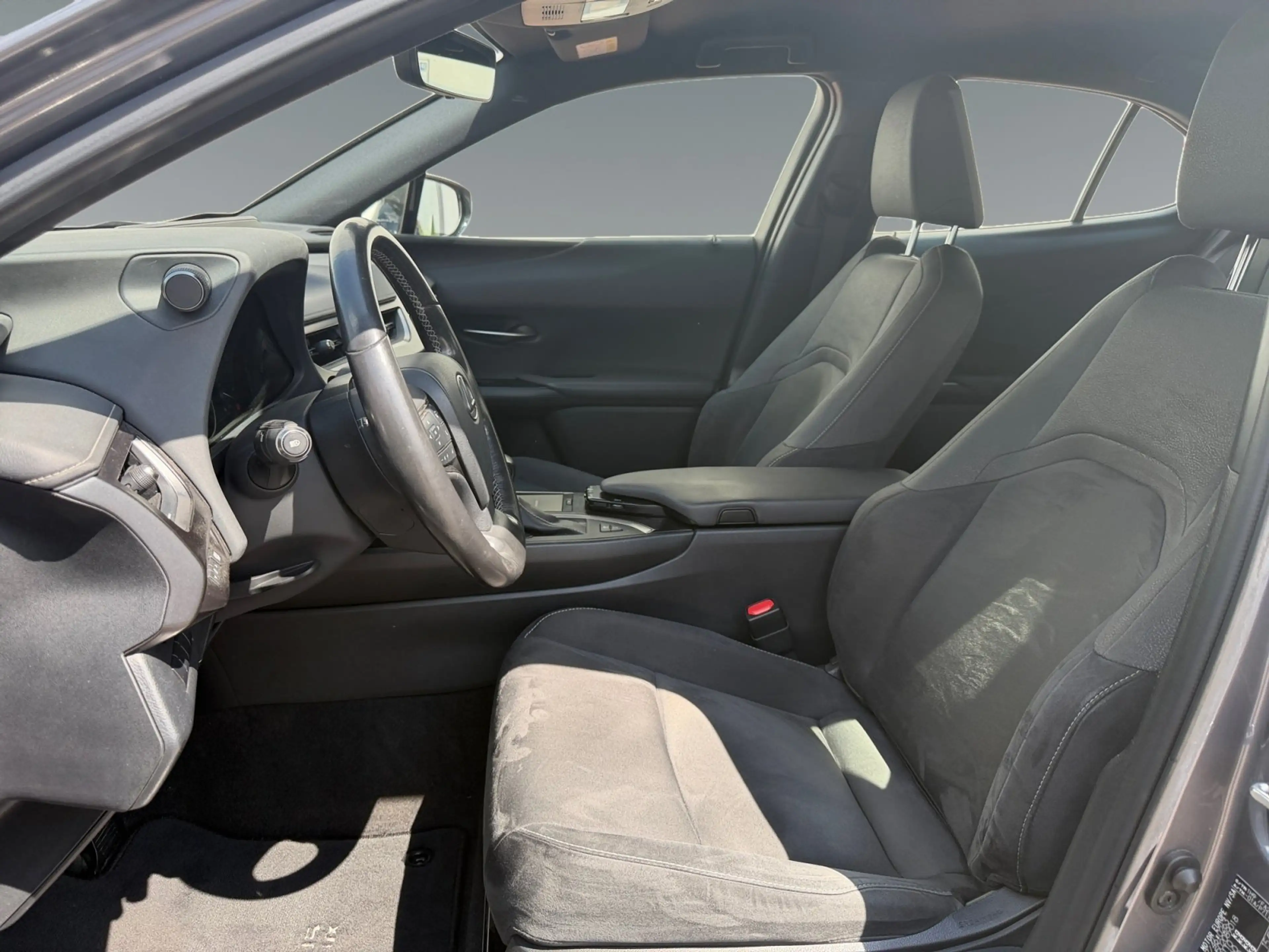 Lexus UX 250h UX 250 h 250h Business Edit. Line AUT+Kamera+ACC — photo 10