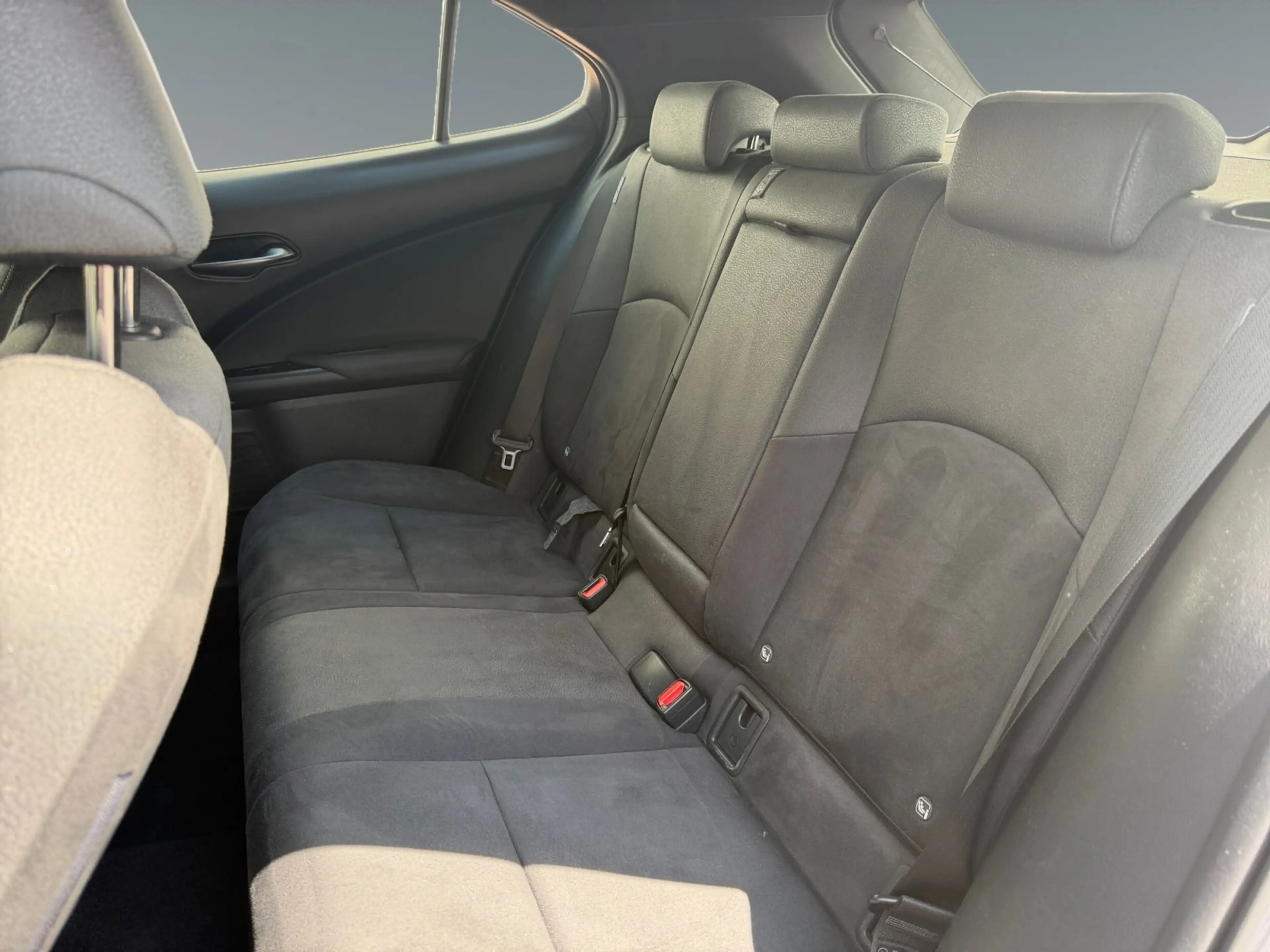 Lexus UX 250h UX 250 h 250h Business Edit. Line AUT+Kamera+ACC — photo 14