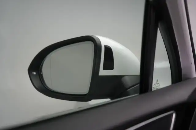Volkswagen Passat view 29