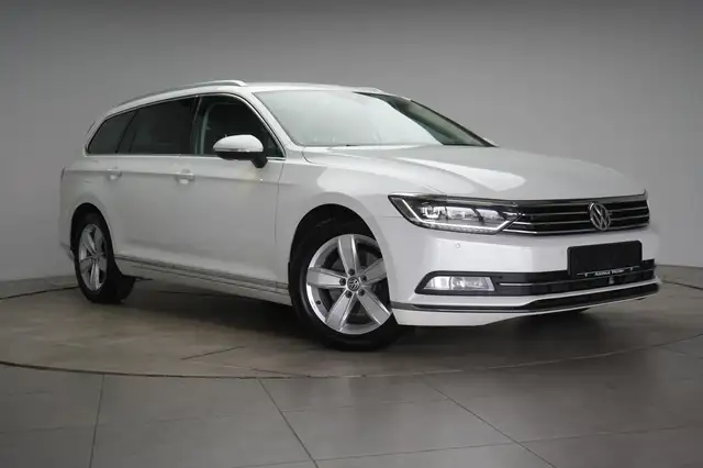 Volkswagen Passat main image
