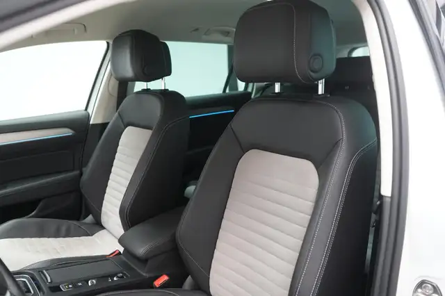 Volkswagen Passat view 10