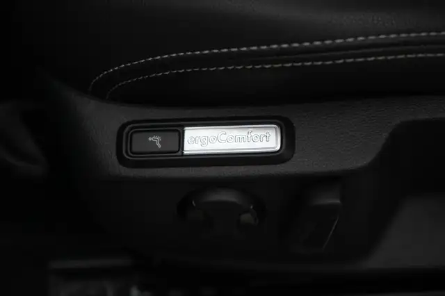Volkswagen Passat view 25