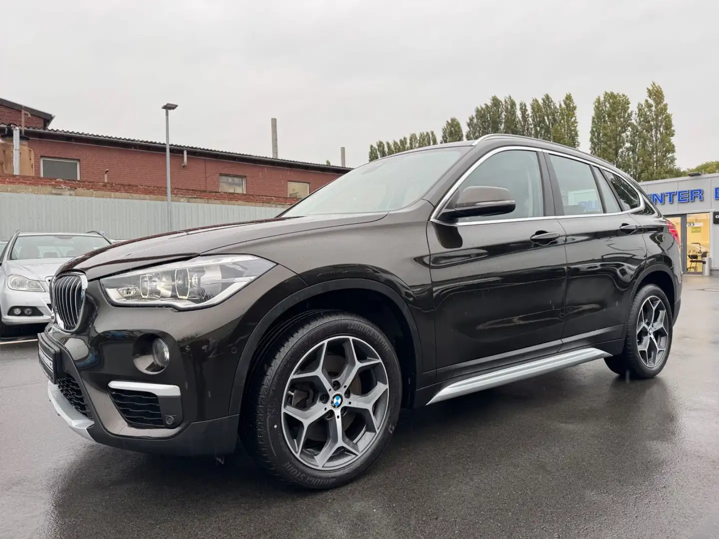 BMW X1 20 i *X LINE*X DRIVE*NAVI*PDC*LED*HERTEN Braun - 1