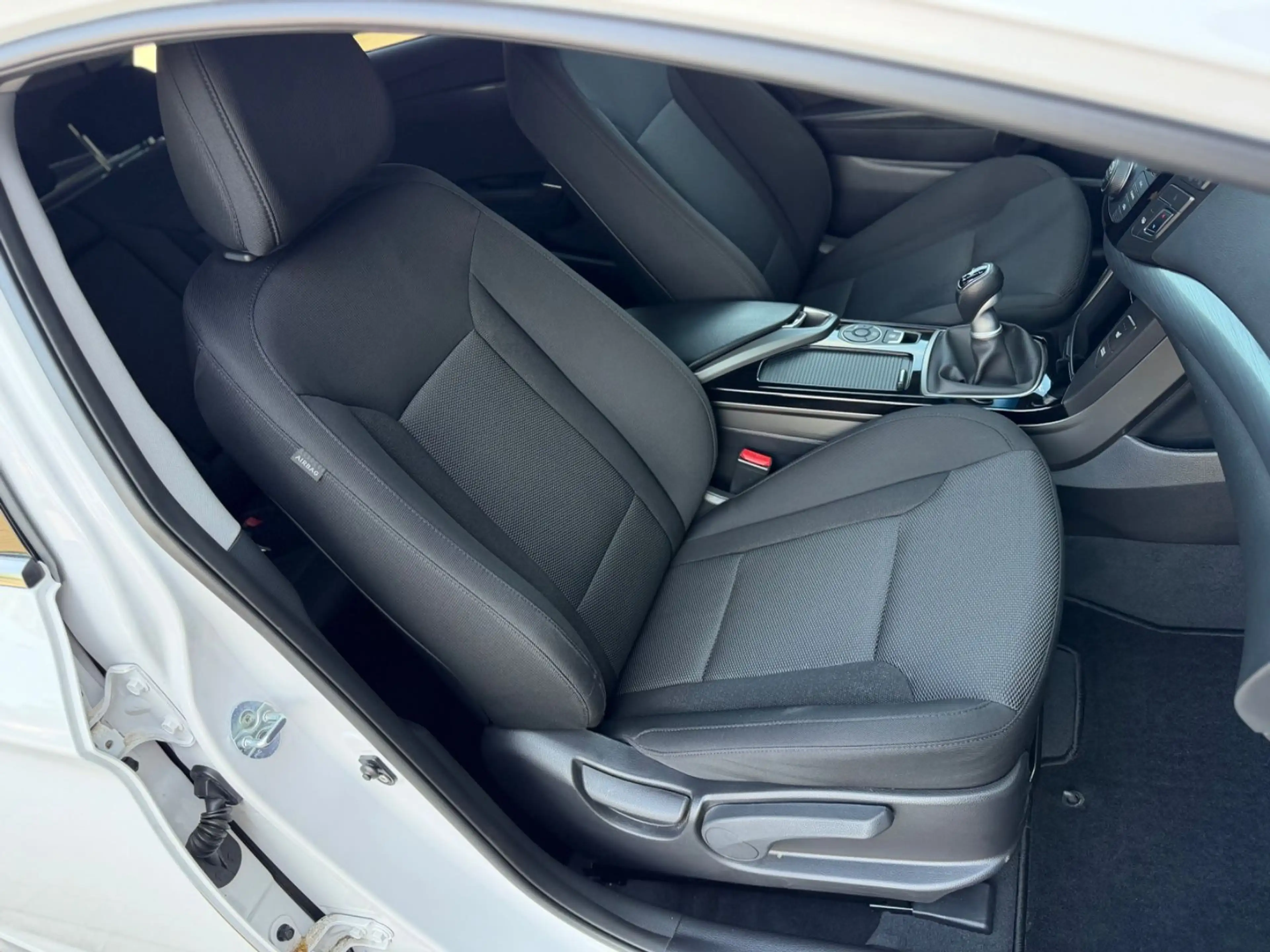 Hyundai i40 1,7 CRDi Style 4xSitzheizung CarPlay DAB AHK — photo 12
