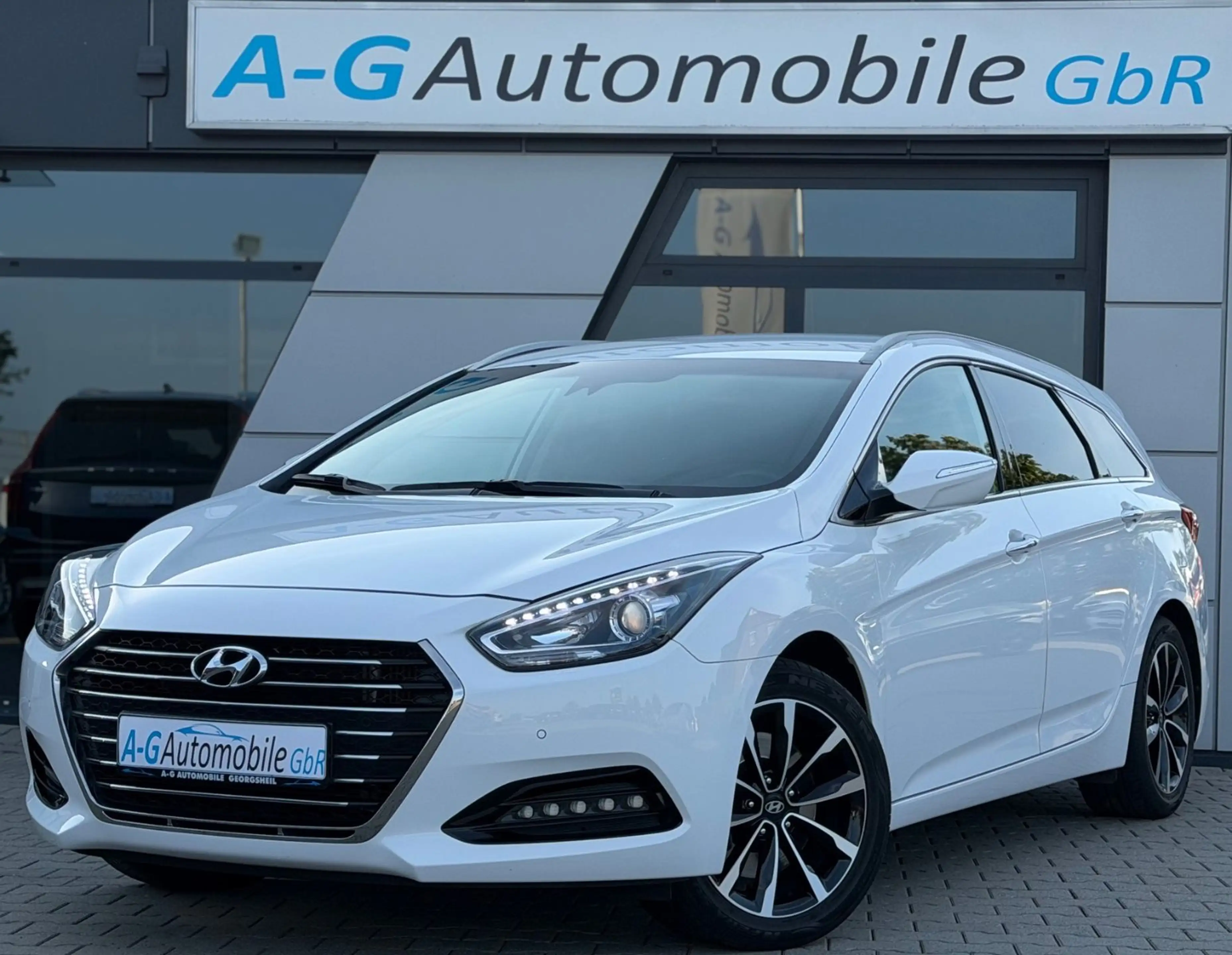 Hyundai i40 1,7 CRDi Style 4xSitzheizung CarPlay DAB AHK — photo 2