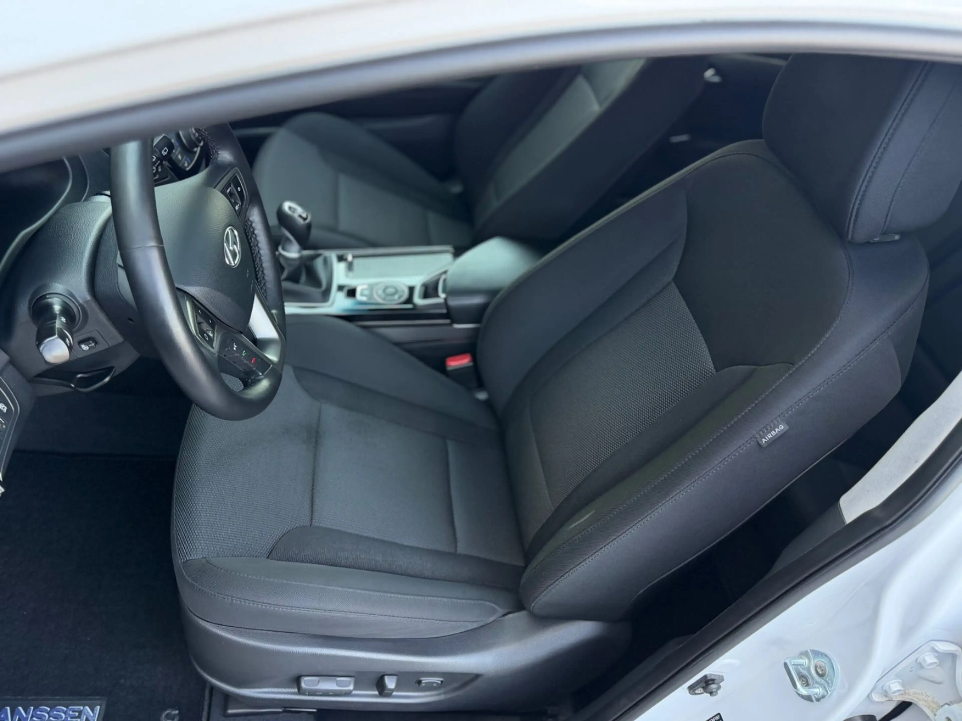 Hyundai i40 1,7 CRDi Style 4xSitzheizung CarPlay DAB AHK — photo 11