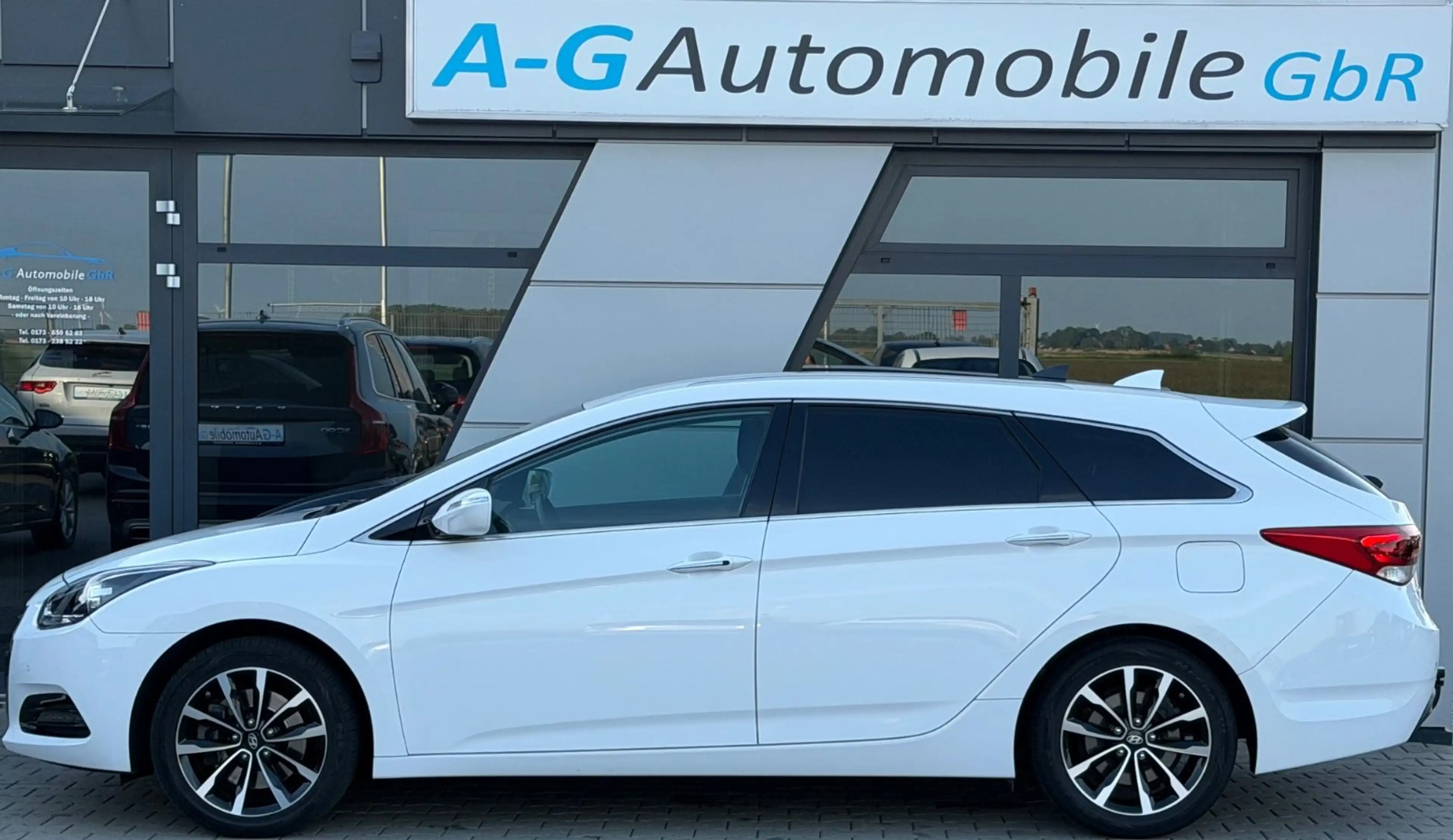 Hyundai i40 1,7 CRDi Style 4xSitzheizung CarPlay DAB AHK — photo 9