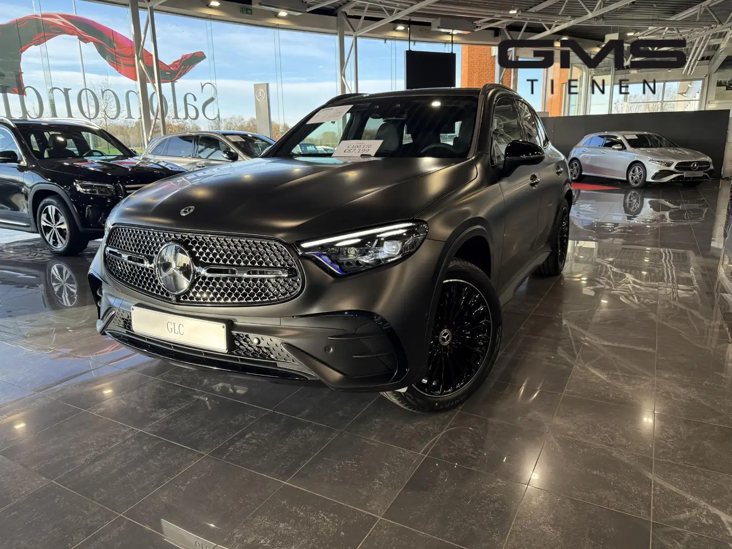 Mercedes-Benz GLC 300 e 4MATIC Star Edition Grijs - 1