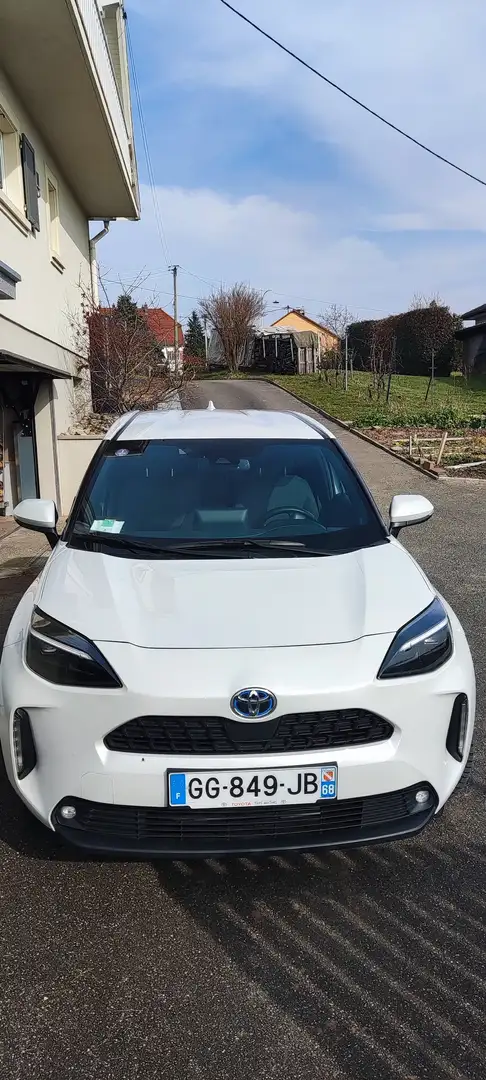 Toyota Yaris Cross 116 h AWD I Design Blanc - 1