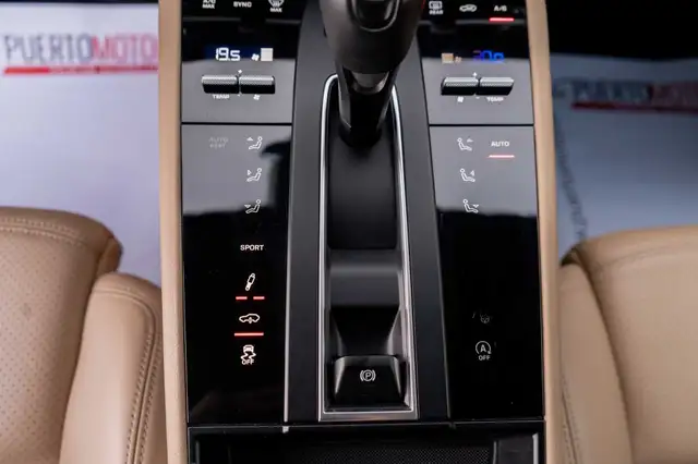 Porsche Macan view 15