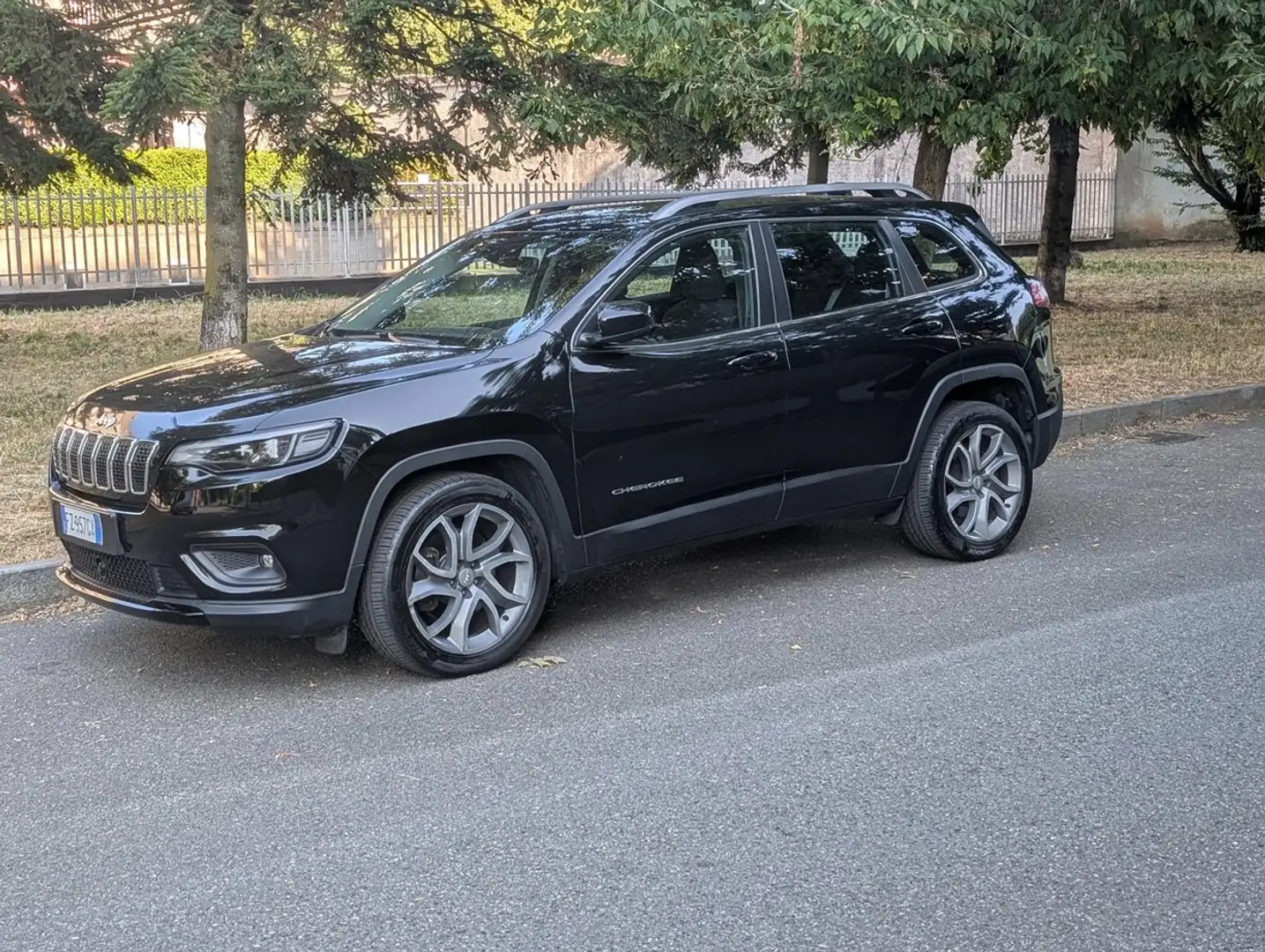 Jeep Cherokee Cherokee V 2018 2.2 mjt Longitude fwd auto Чёрный - 1