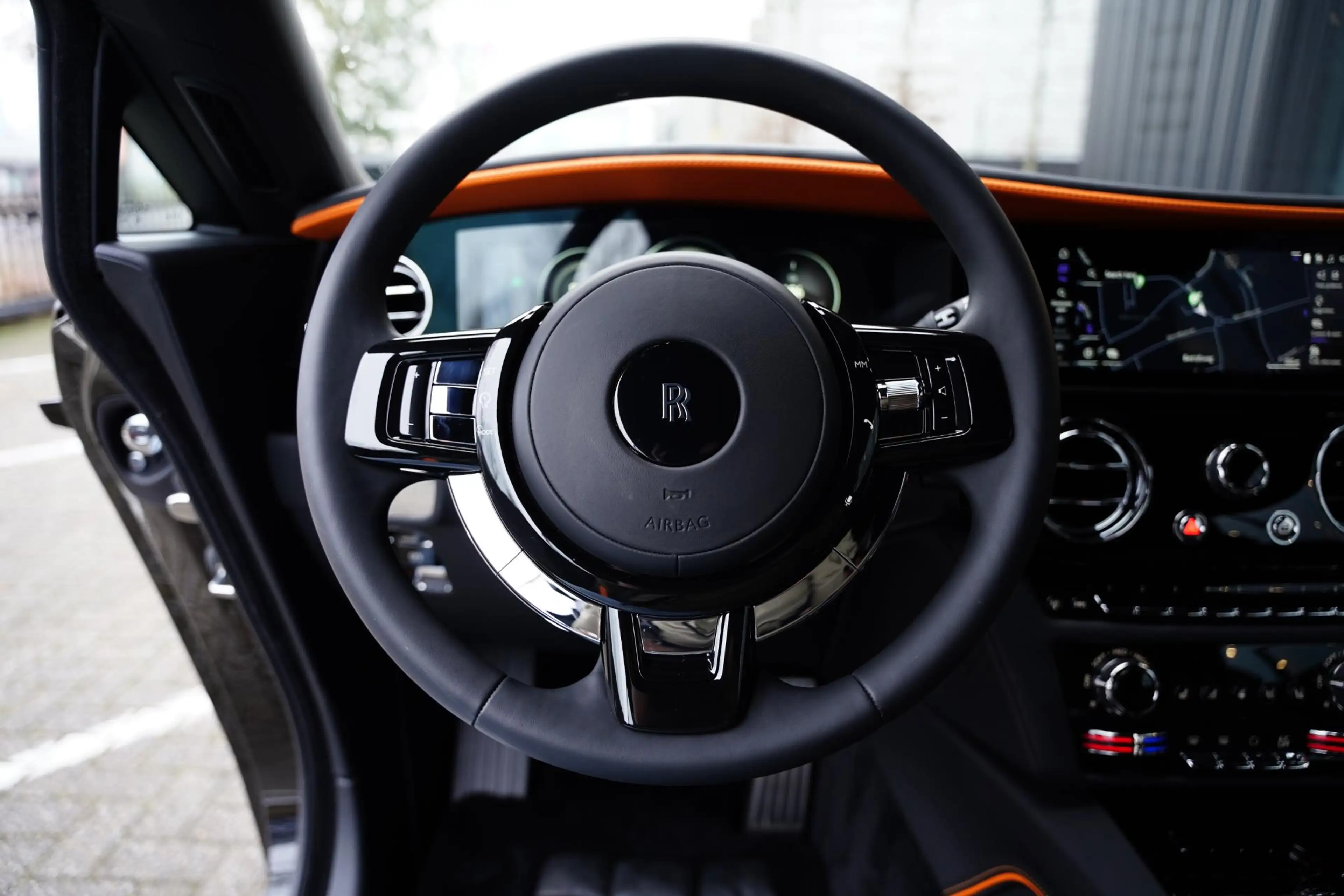 Rolls-Royce Spectre AWD — photo 10