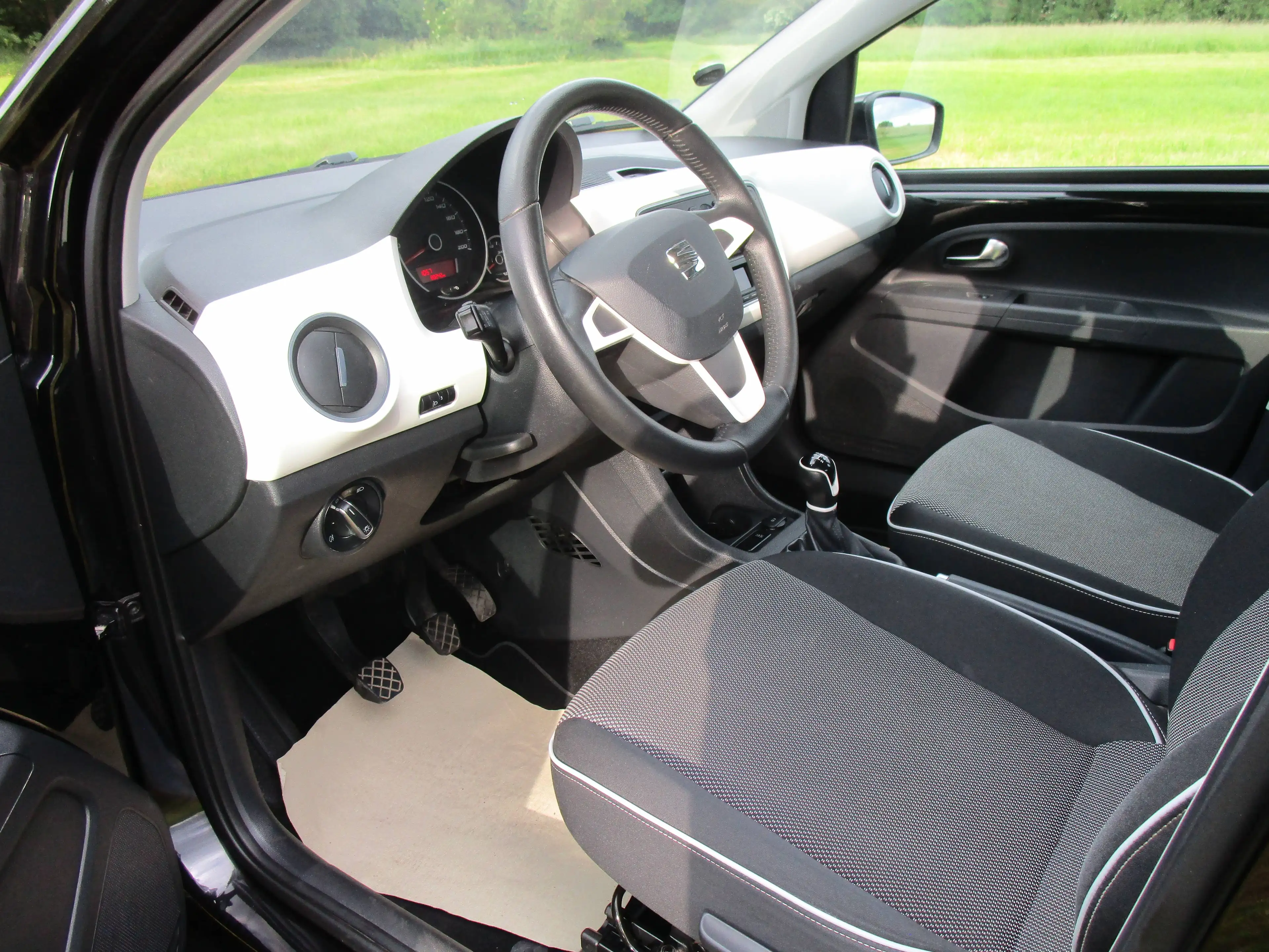 SEAT Mii Chic * 1,0 *Scheckheft * Klima — photo 13