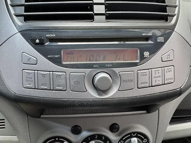 Nissan Pixo view 15