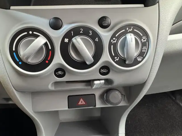 Nissan Pixo view 16