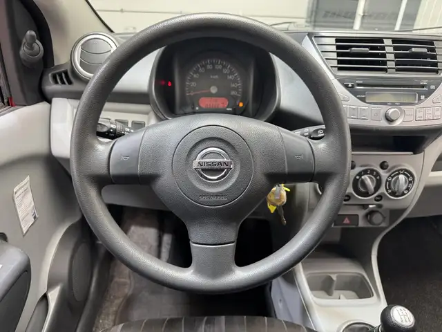 Nissan Pixo view 14