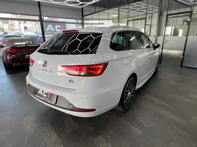 Seat Leon view 9