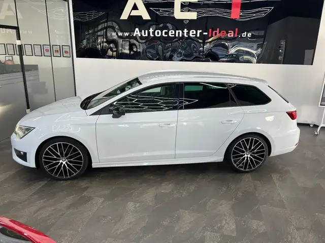 Seat Leon view 4