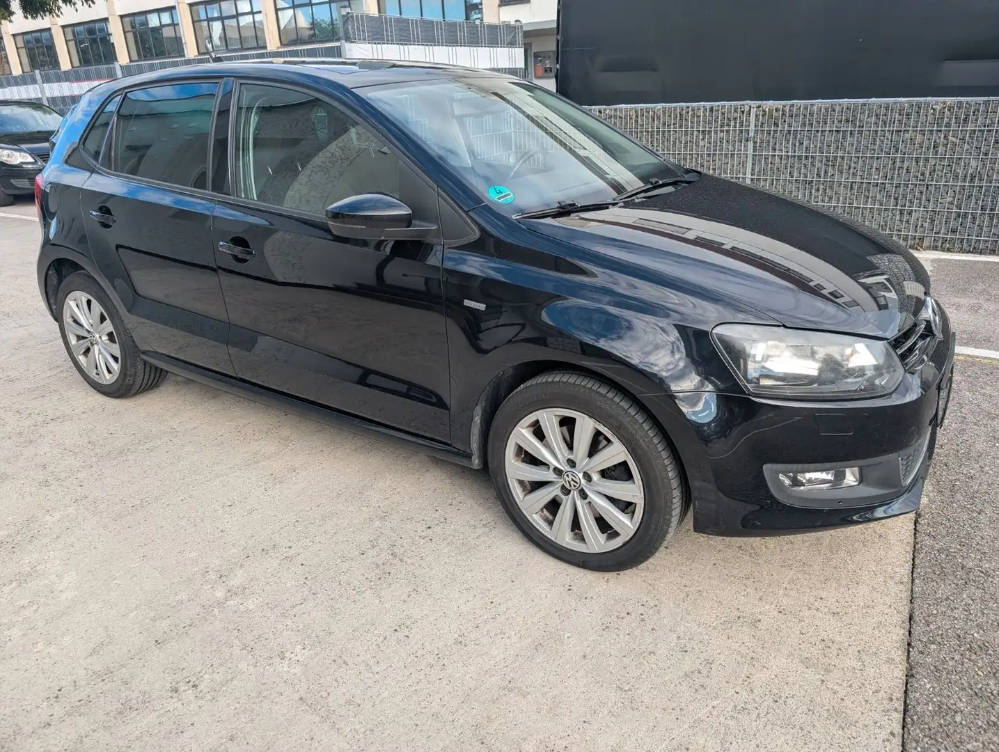 Volkswagen Polo V Life Sitzheizung, PDC, Schiebedach,Navi Schwarz - 2