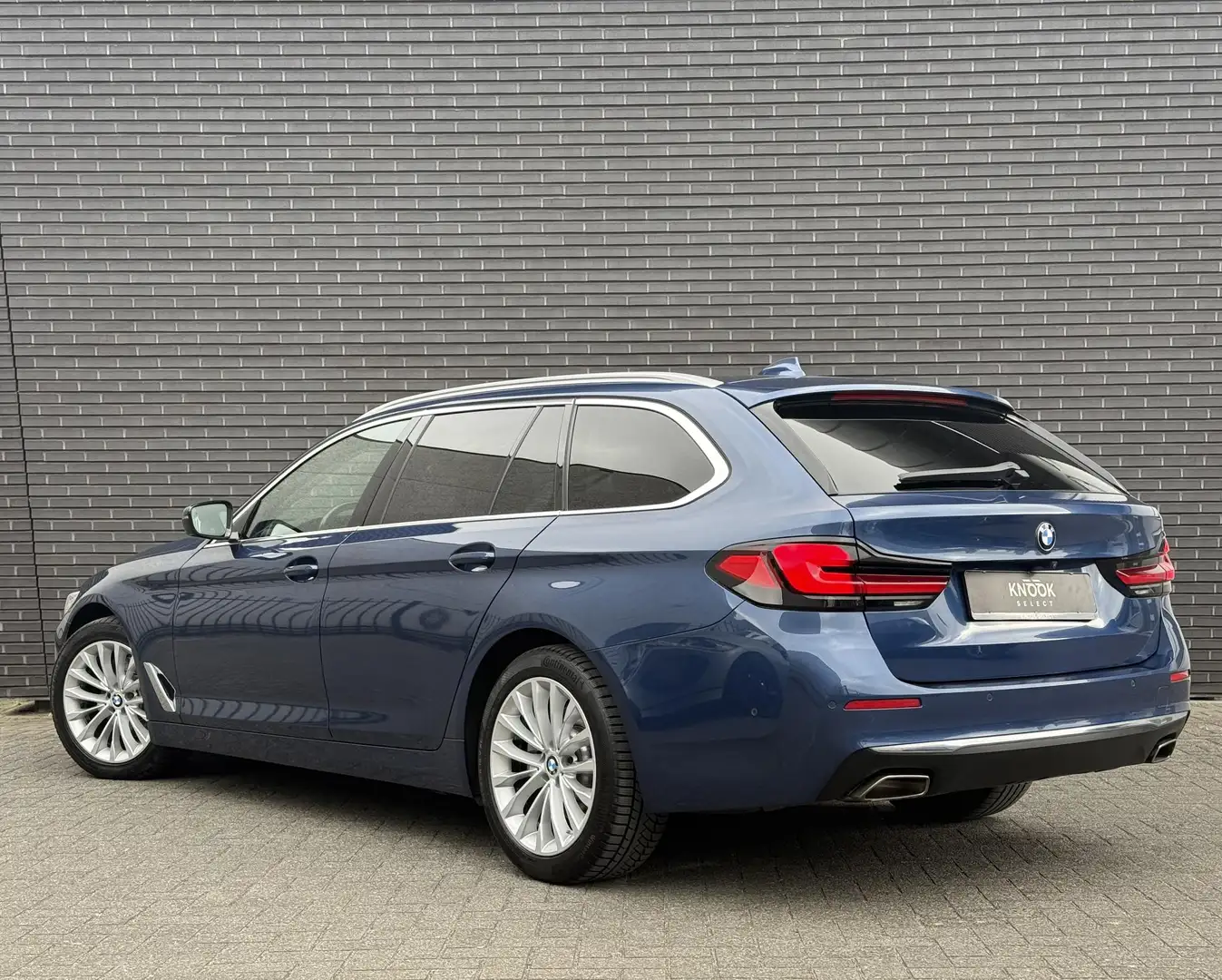 BMW 520 5-serie Touring 520i High Executive Luxury Line / Blauw - 2