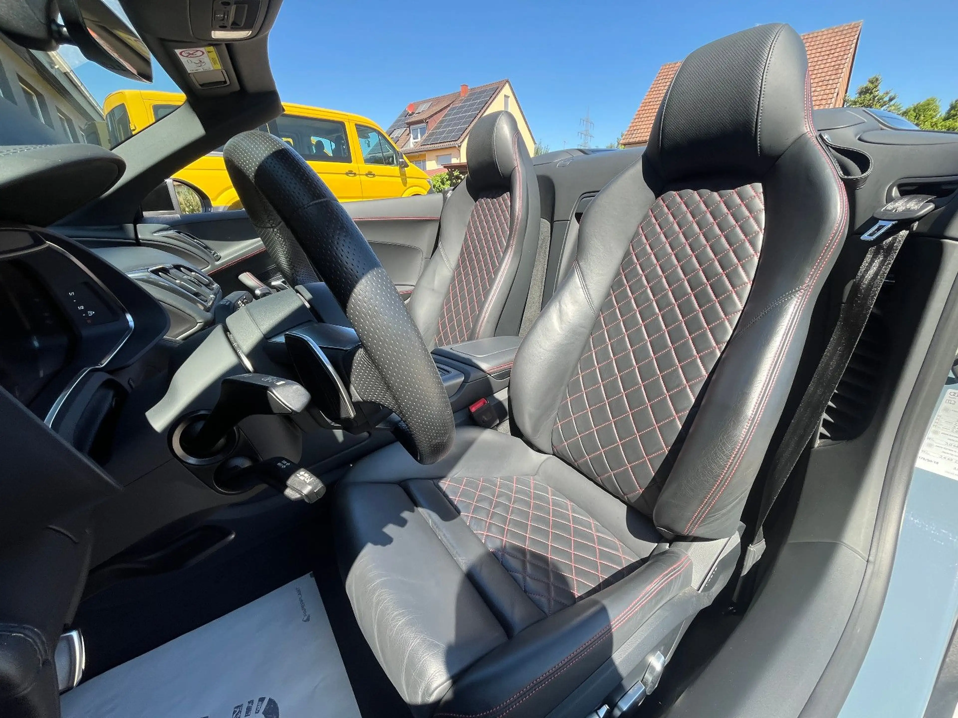 Audi R8 5.2 FSI performance S tronic Spyder RWD — photo 7