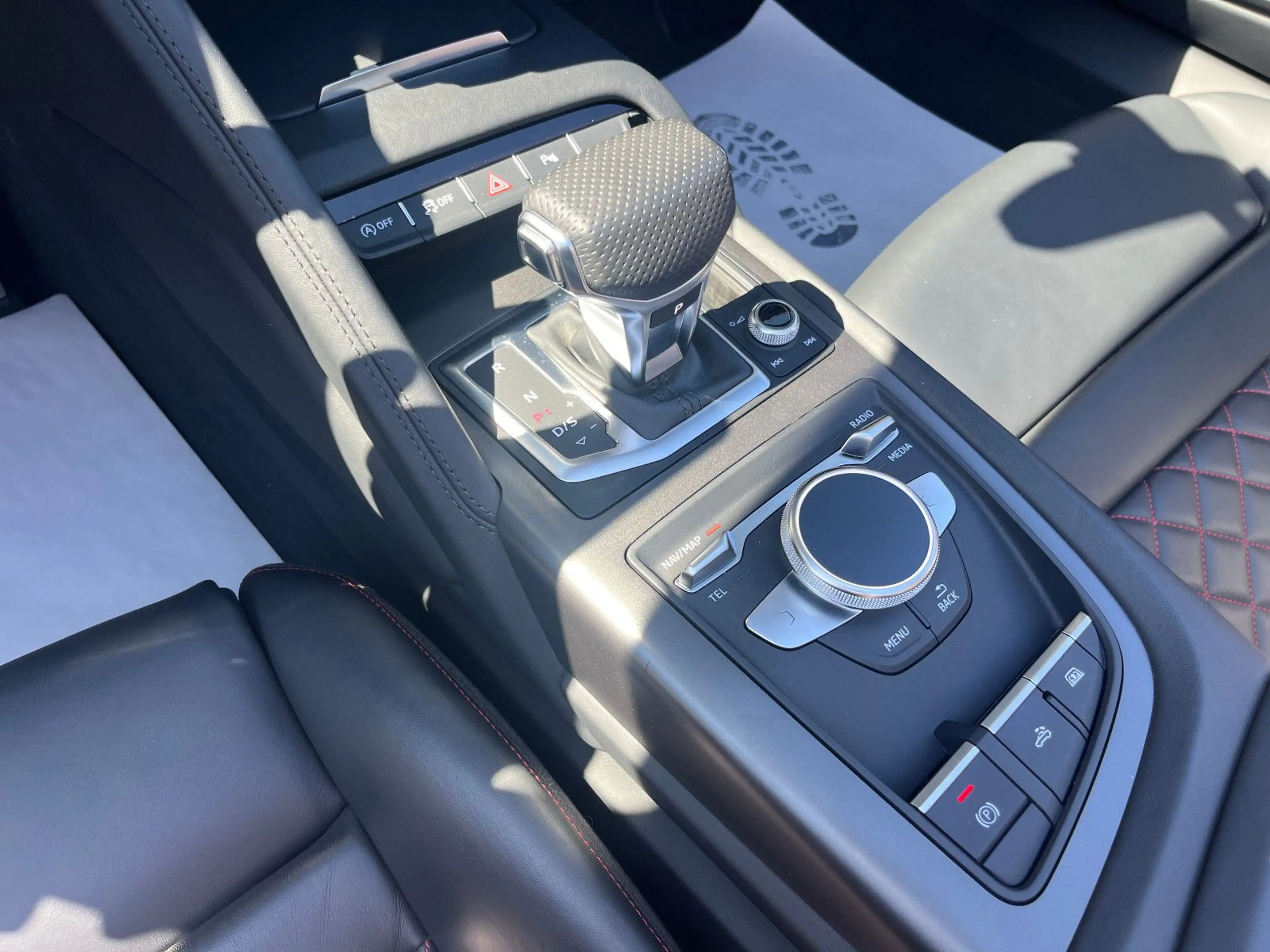 Audi R8 5.2 FSI performance S tronic Spyder RWD — photo 13