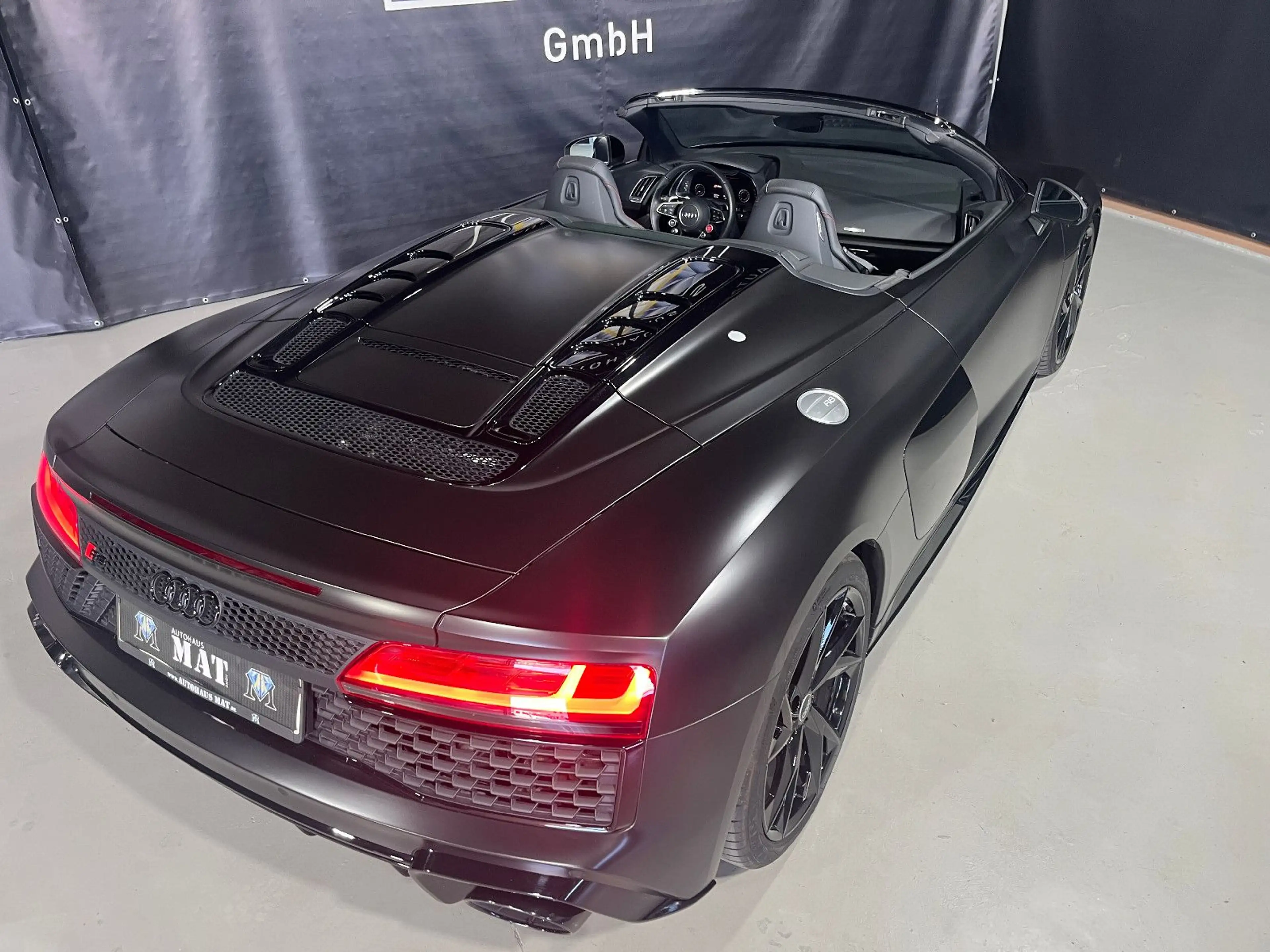 Audi R8 5.2 FSI performance S tronic Spyder RWD — photo 4