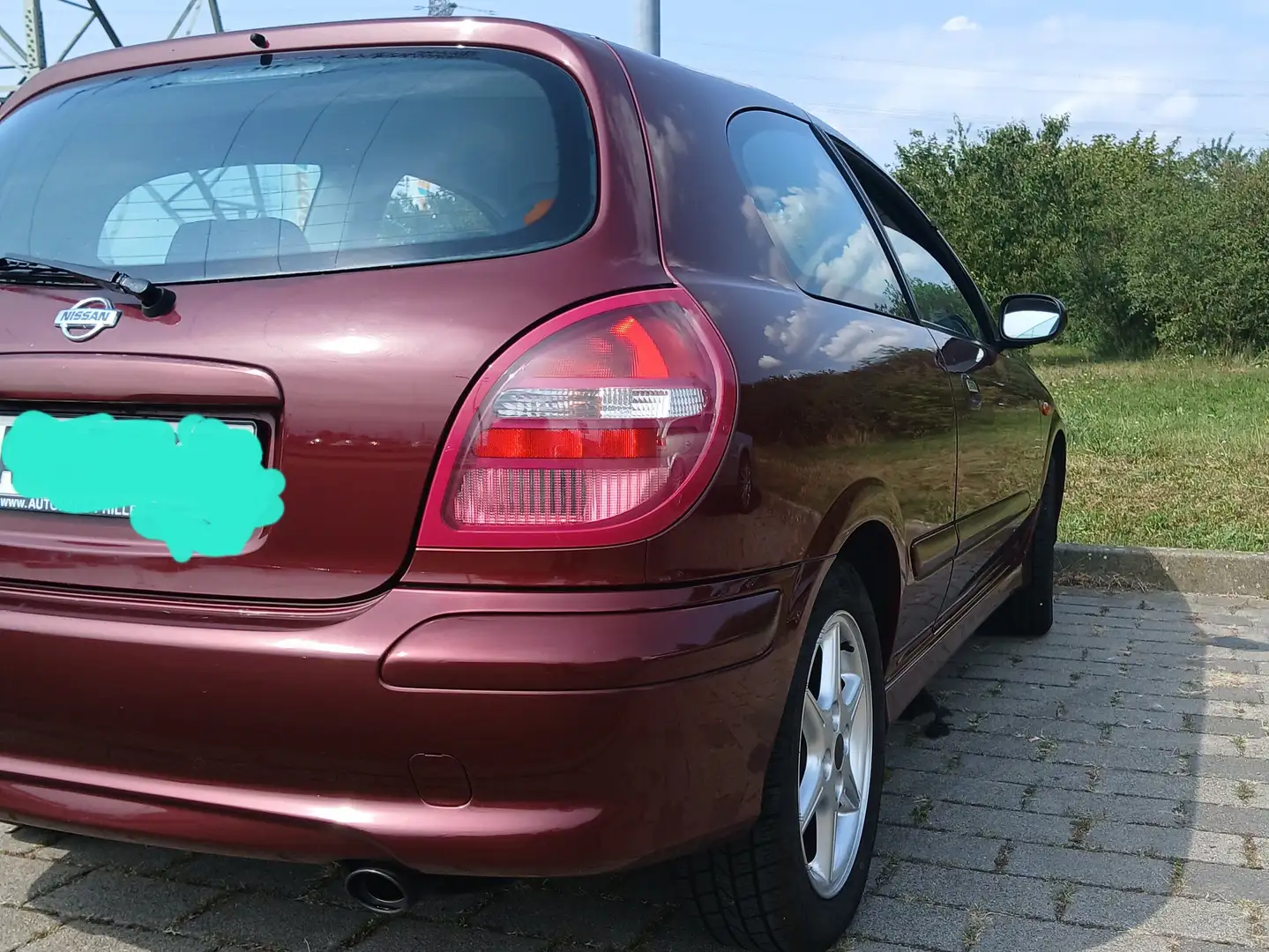 Nissan Almera Almera 1.5 Red - 1