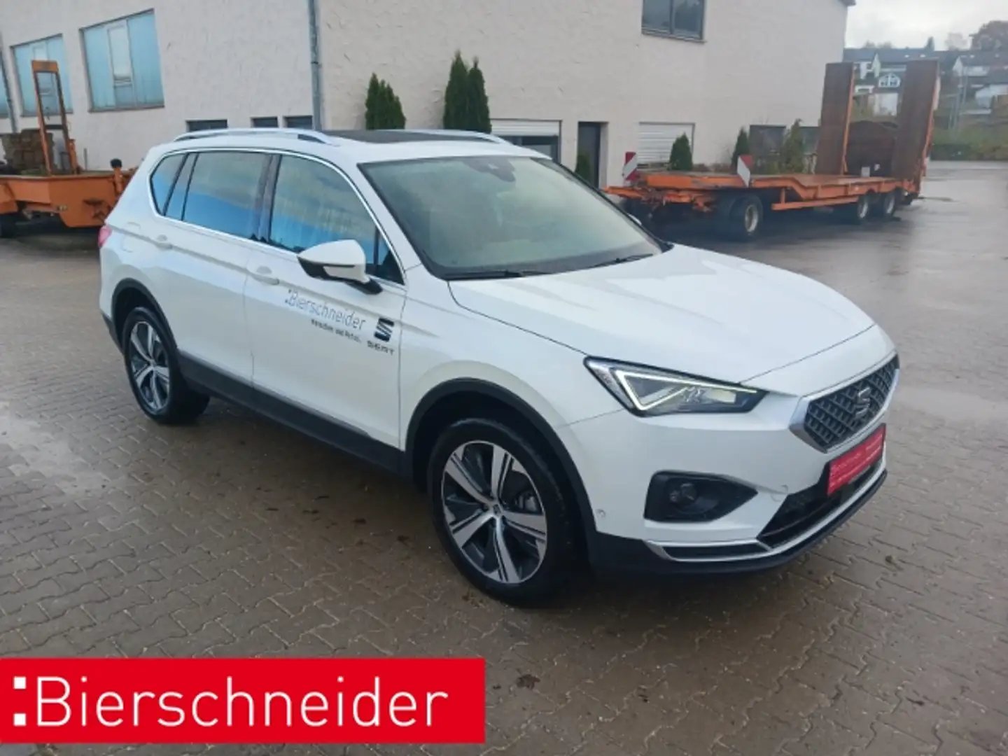 SEAT Tarraco 1.4 e-Hybrid DSG Xperience PANO CLIMATR. CAM 19 Weiß - 2