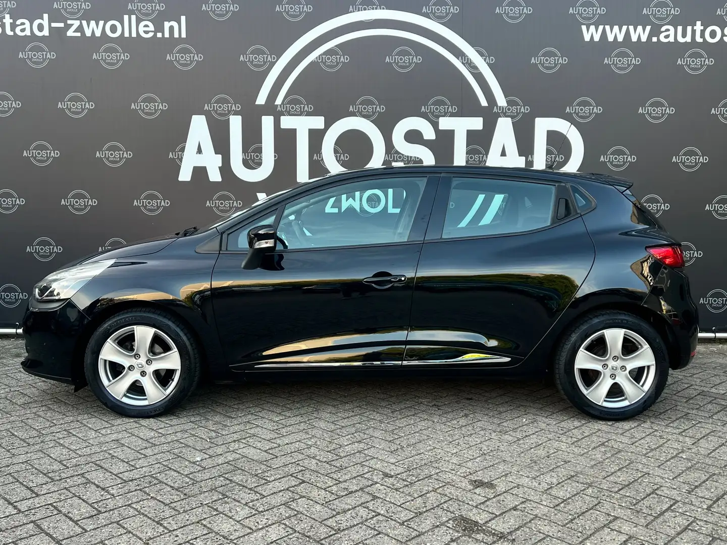 Renault Clio 1.2 Collection Airco/Navi/Nap/Apk/Elektramen Zwart - 2