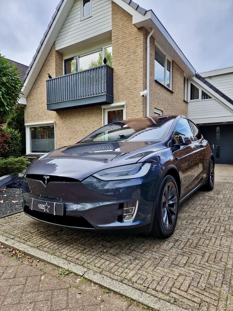 Tesla Model X 75D Base Grey - 1