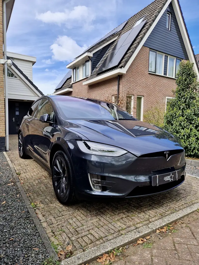 Tesla Model X 75D Base Grey - 2
