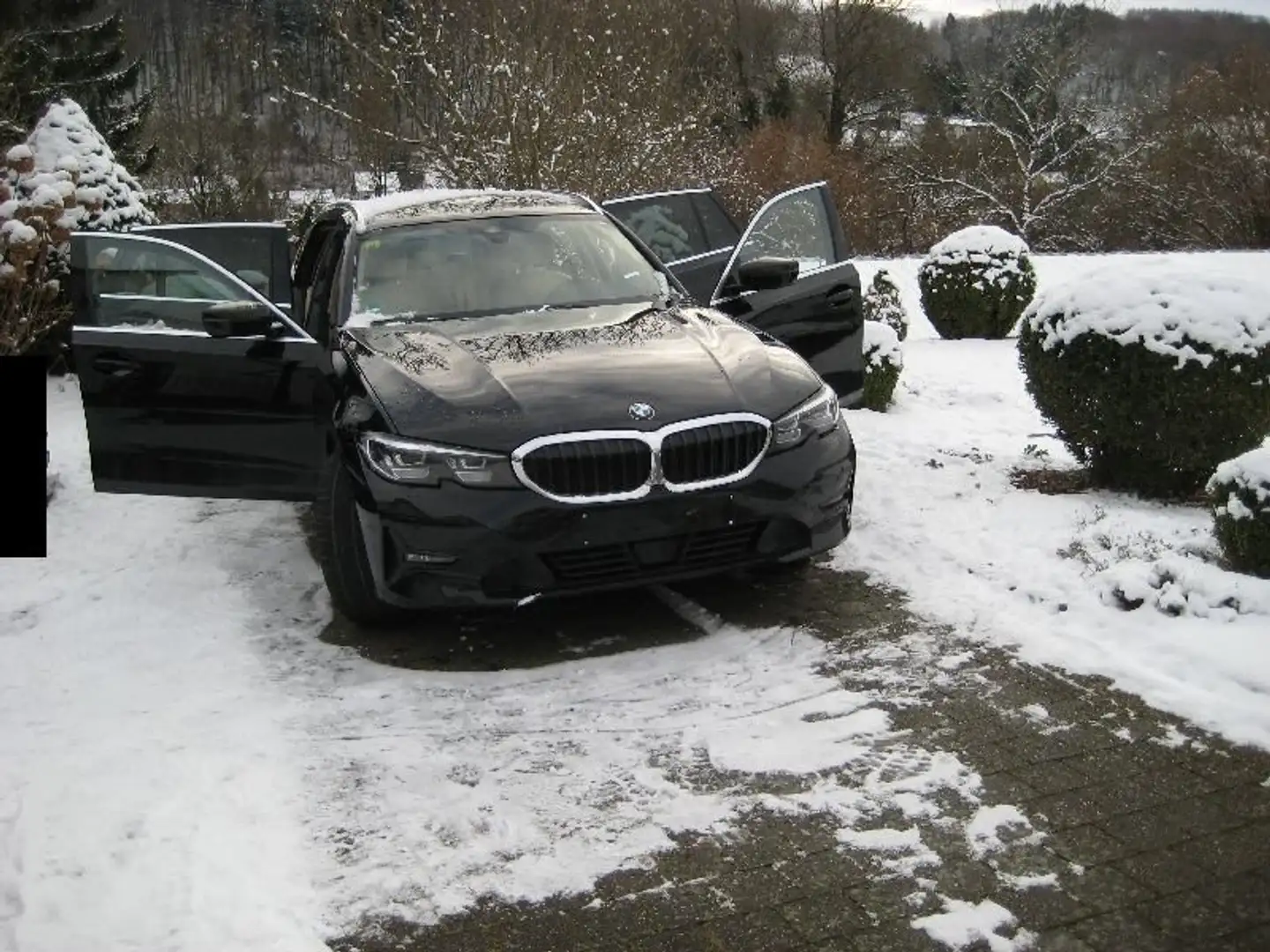 BMW 330 330 e Advantage Noir - 2