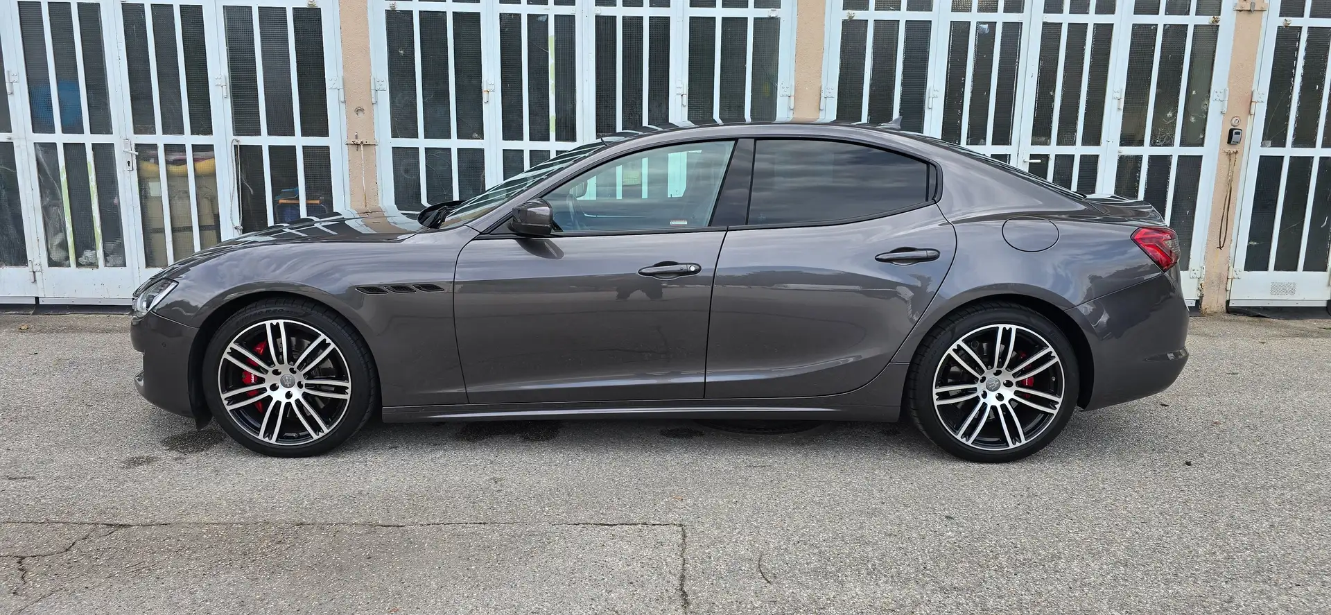 Maserati Ghibli Diesel 3,0 V6 Diesel *Navi*Sofort Kredit* Grau - 2
