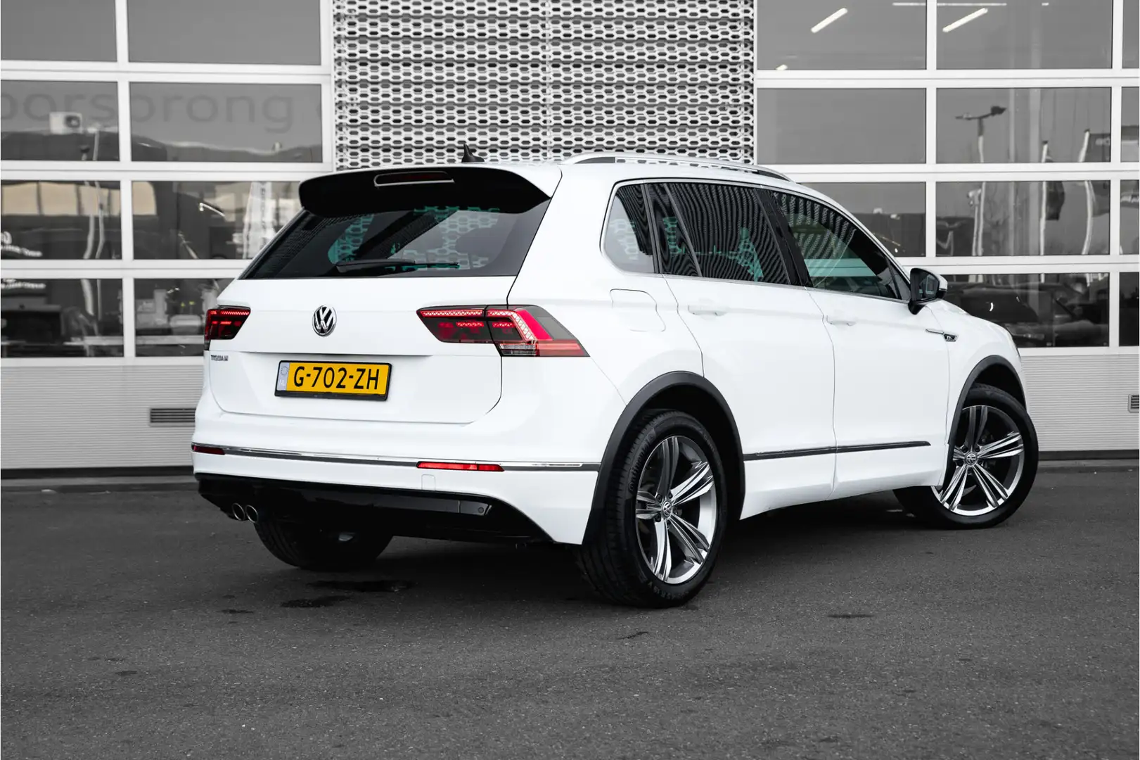 Volkswagen Tiguan 1.5 TSI ACT Highline Business R-Line 150pk DSG | A Wit - 2
