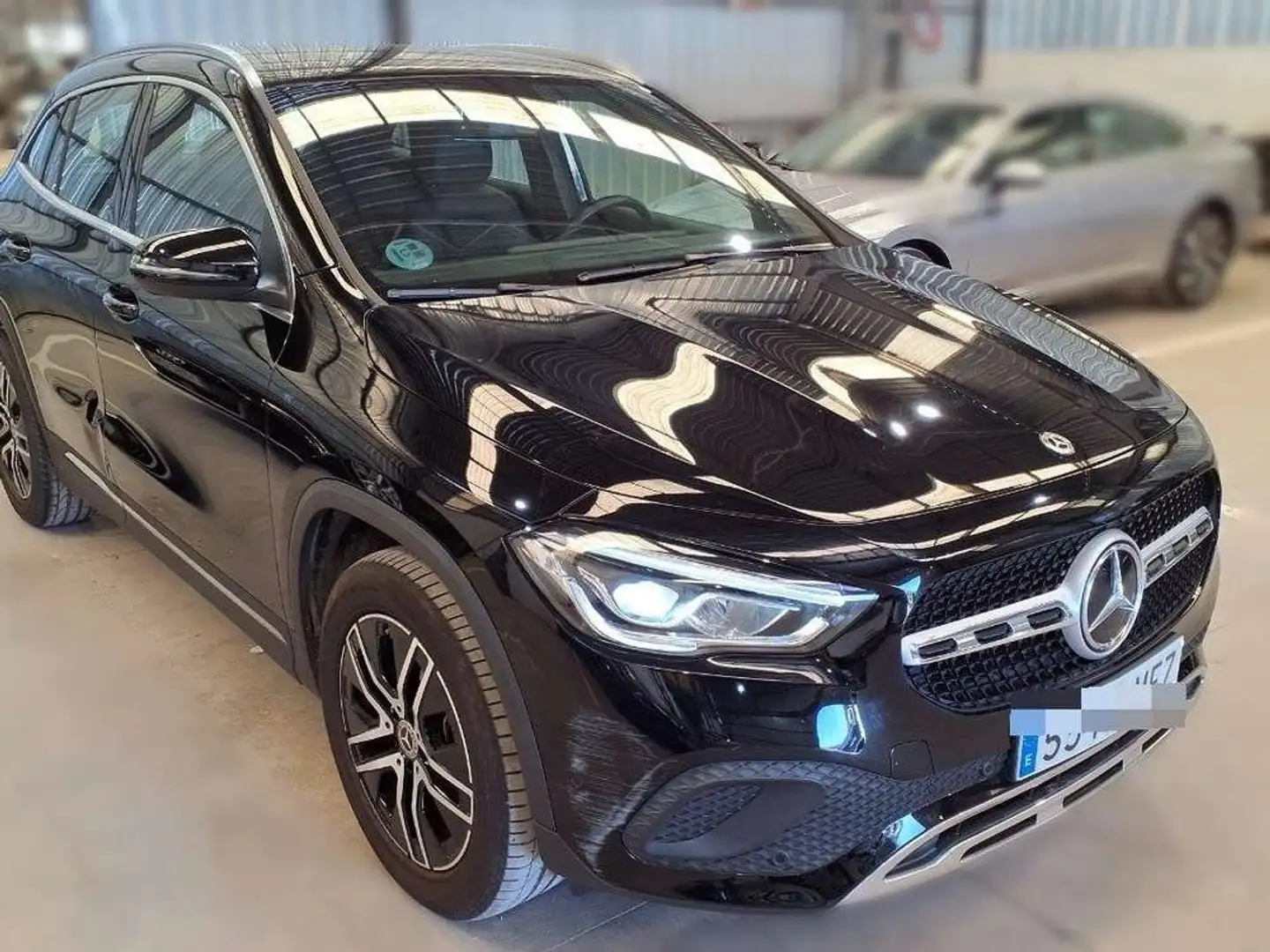Mercedes-Benz GLA 200 d - - 2