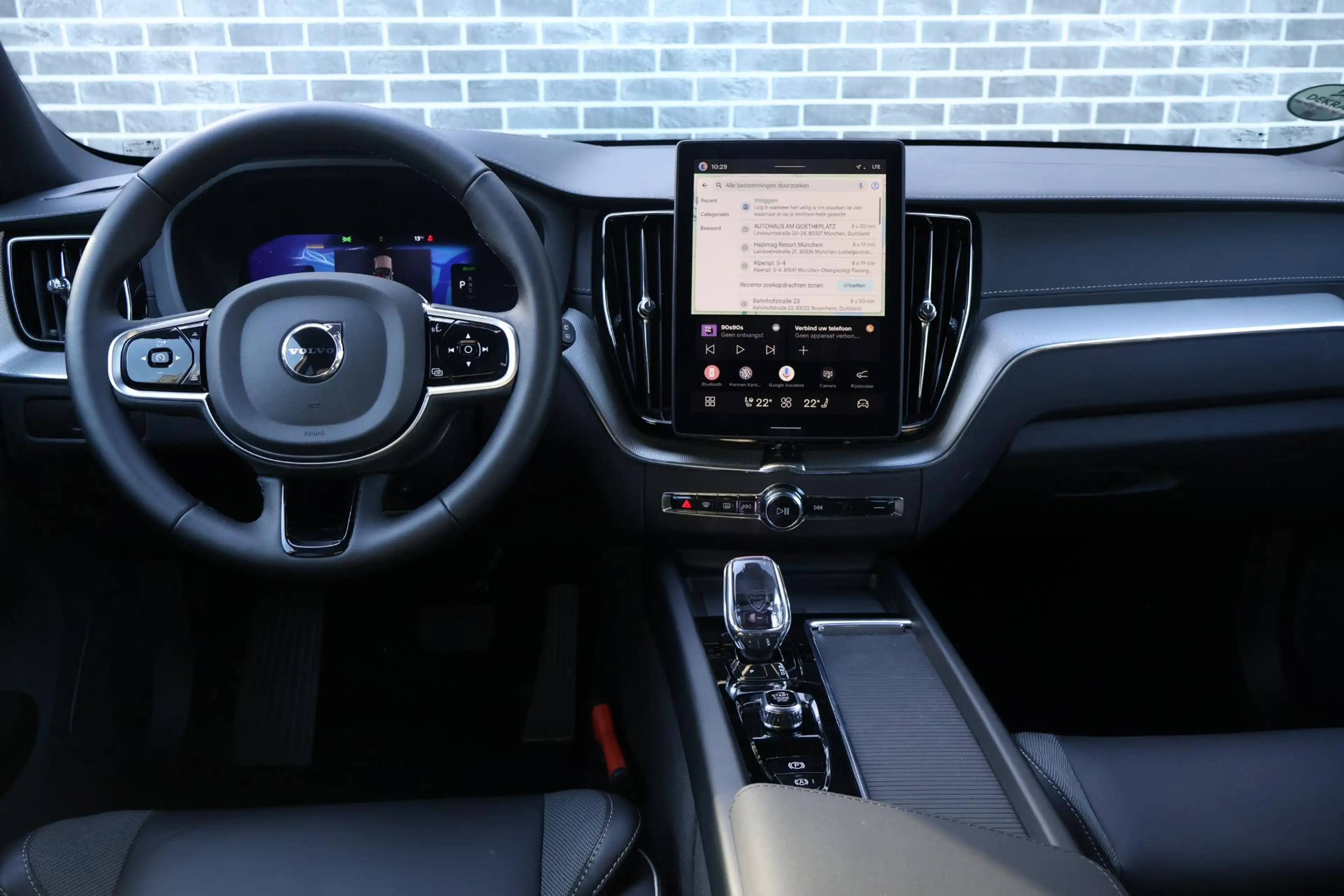 Volvo XC60 2.0 T6 Plug-in hybrid AWD Ultra Black Edition — photo 8