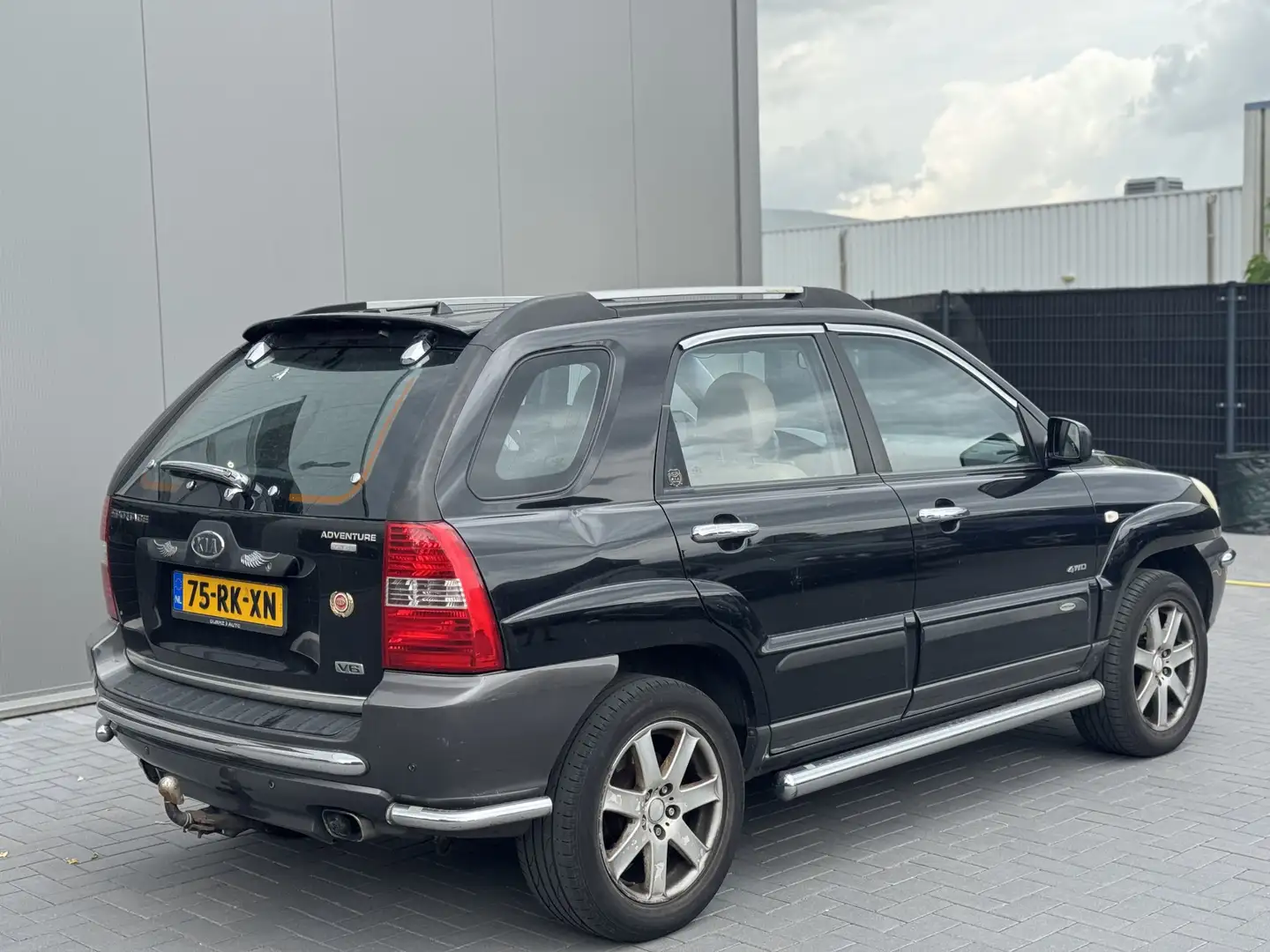 Kia Sportage 2.7 V6 Adventure 4WD | Leder | Automaat Zwart - 2
